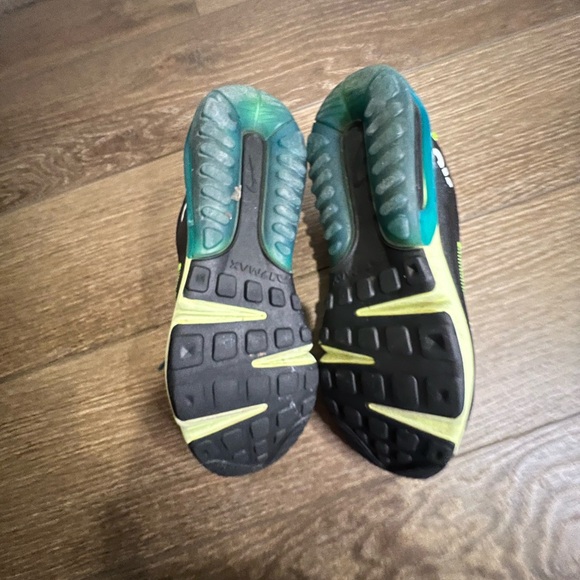 Nike Air Max 2090 Volt Blue Youth size 7 - Picture 8 of 8